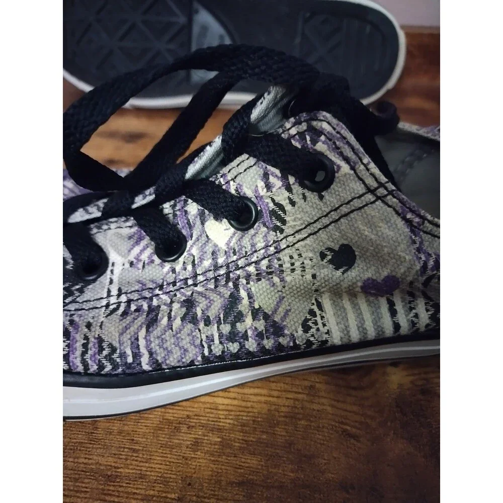 Converse CTAS Ox Purple Grey Black Hearts LowTop Juniors Size 4 Sneakers